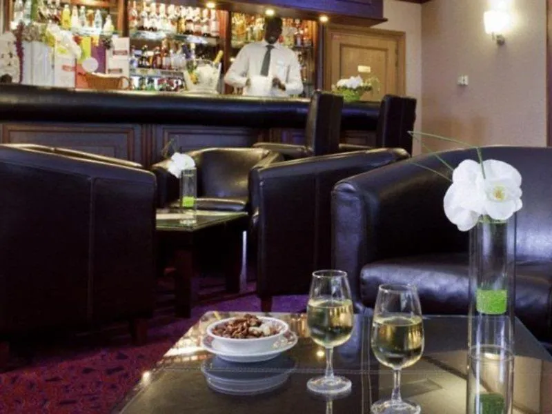 Hotel Mercure Tour Eiffel Grenelle 4*